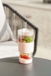 Двустенна стъклена чаша 600 мл със сламка и капак Fuori, розов цвят, Vialli Design Полша